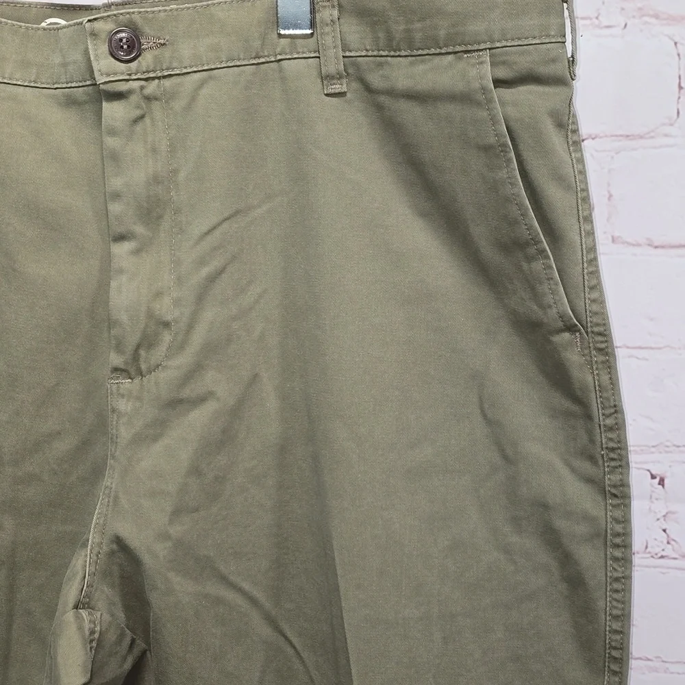 Magellan Outdoors Flat Front Olive Green Mens Size 42